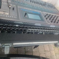 soundcraft Si Impact incl. flightcase and 32 ch stagebox