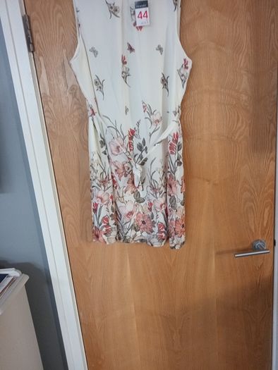 Primark  Dress.  S.16.    B.N.W.T.