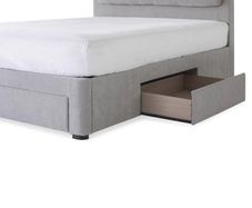 Double bed with 4 drawers