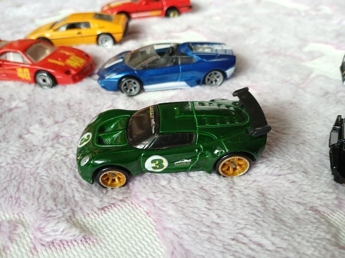 1/64 Hot Wheels Joblot X 14 Models,blackwall,real Riders,ferrari,speed Machines