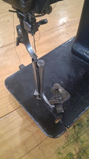Jehly Pique Leather Glove Sewing Machine Head Only