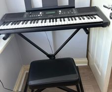 Yamaha Keyboard with Stand and stool