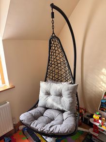 egg chair
