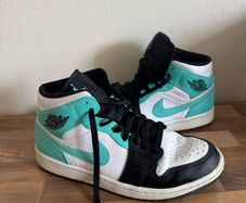 Air Jordan 1 Mid Tropical Twist