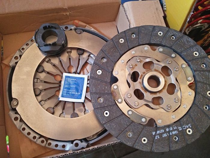 Clutch Kit 3 Pieces VW AUDI SEAT SKODA 1.6tdi 1.9tdi 2.0tdi 1.8T