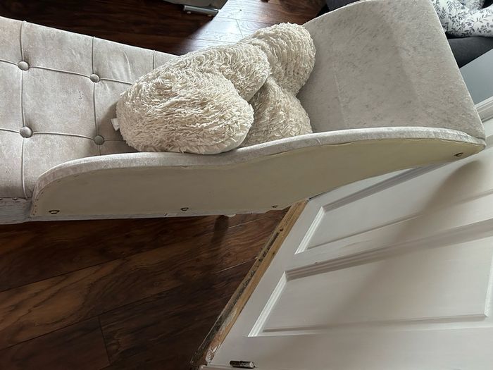 Lovers seat plus 2 heart pillows