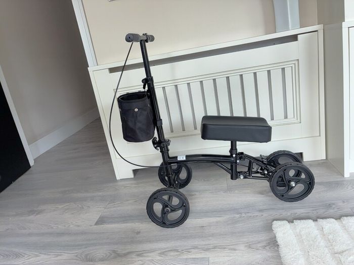 Mobility Knee Walker Scooter by Ecosmo Panlova