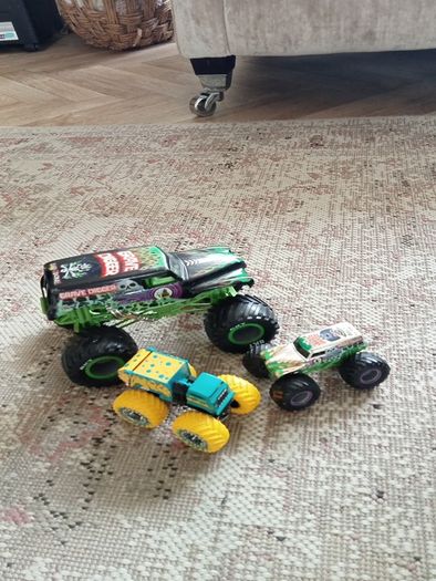 Monster Trucks