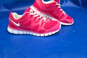pink nike runners size 6.5