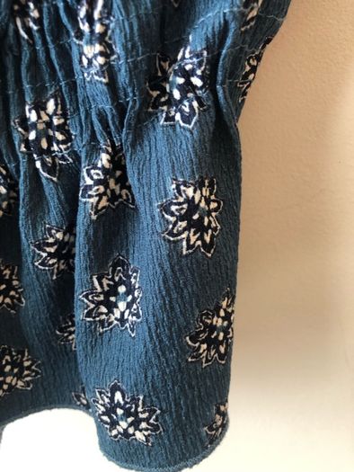 Pull & bear top (med)