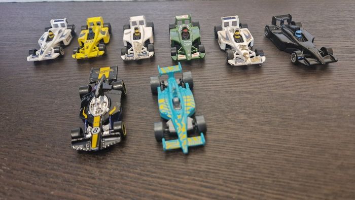 Hot Wheels Loose Bundle - Used Unboxed - Formula 1 Die-Cast Racing Car