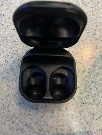 Samsung Galaxy Buds Pro earphones charging case