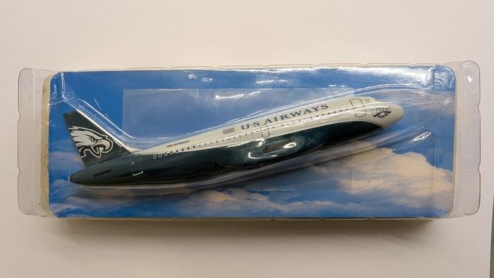 U.S. Airways "Philadelphia Eagles" 1:200 scale model airplane, Airbus A319 aircraft, NEW