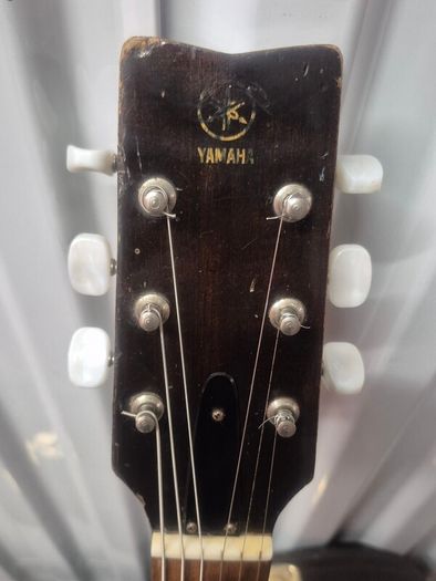 Yamaha FG 75 Acoustic Guitar