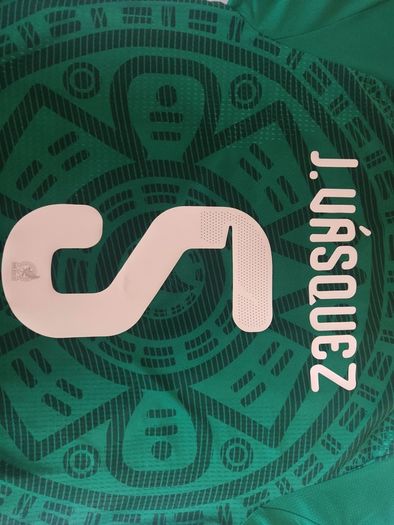 Mexico Jersey Vasquez #5 w/ WC patch - Size L - BNWT