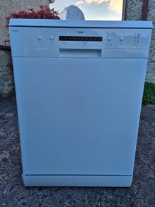 LOGIK LDW60W23 Freestanding Full-Size Dishwasher - White