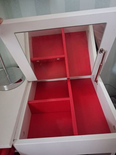 Vanity desk