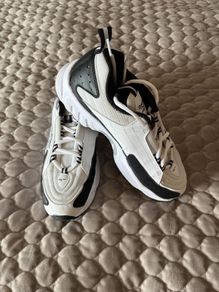 Women's size 6 Reeboks