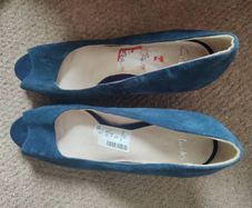 Leather Clarks woman shoes