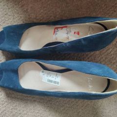 Leather Clarks woman shoes