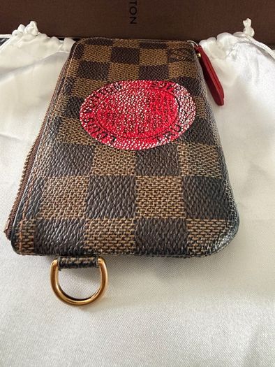 Louis Vuitton Trunk limited edition keycles Authentic