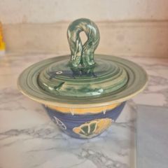 Belinda Brayshaw Signed Irish Studio Pottery French Butter Crock / Keeper