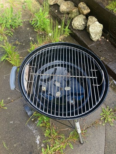 Weber 47cm Charcoal bbq