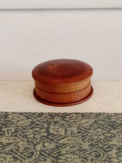 Rear Antique Watchmaker's Oil Well Pot. Turned Wood with Agate Stone