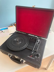 vinyl player