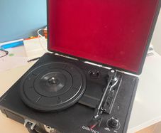 vinyl player