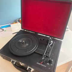 vinyl player
