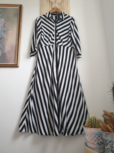 Yas dress size medium