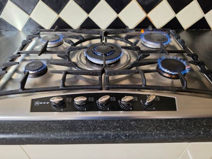 NEFF 5 burner stainless steel built-in gas hob 80cm