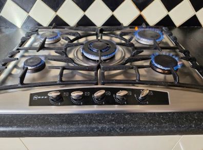 NEFF 5 burner stainless steel built-in gas hob 80cm
