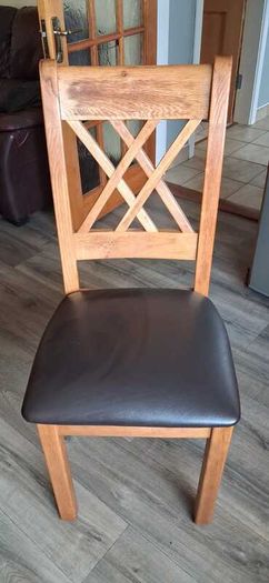 Solid Oak dining table and 6 chairs