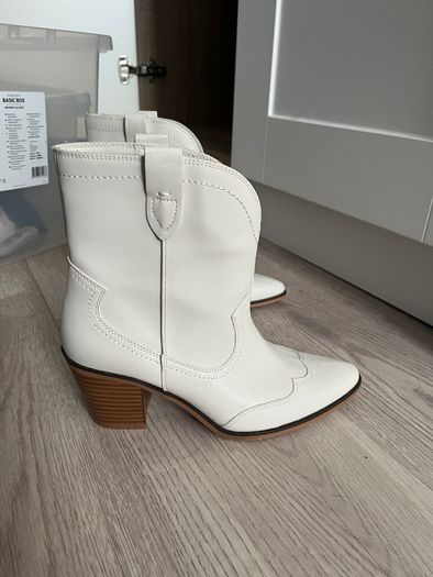 Boots Stradivarius brand new
