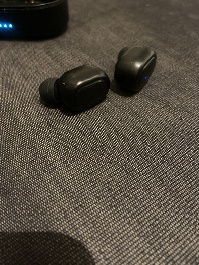 bluetooth earbuds