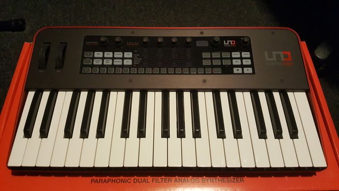 IK Multimedia UNO Synth Pro Keys - Analog Synth
