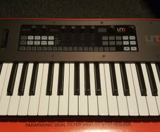IK Multimedia UNO Synth Pro Keys - Analog Synth