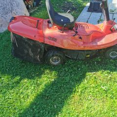 Ride on lawnmower