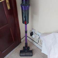 Smoture Cordless Vacuum Cleaner, model VAC02, in excellent condition, great suction, plus charger and accessories