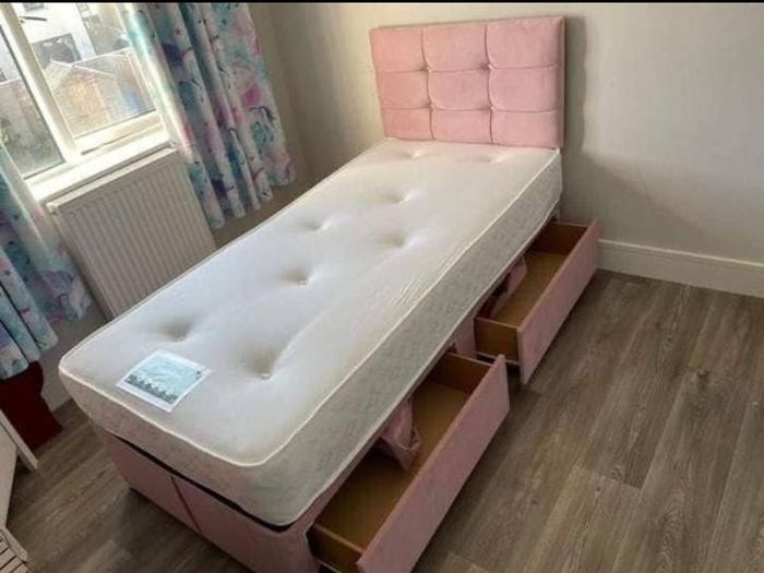 New Stylish single ,Double 4ft, 4ft6, King 5ft And 6ft Superking Sizes Divan Beds Instock. Drawers And Optional Tufted Mattresses Available. Free Delivery