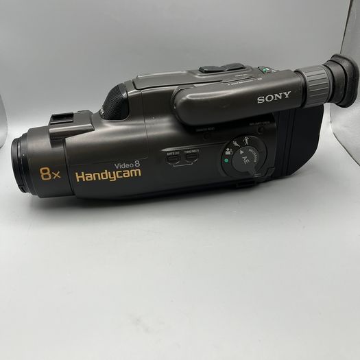 Sony Handycam Video 8 CCD-FX200E PAL Video Camera
