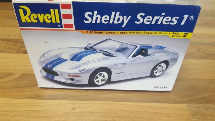 Revell Shelby series 1 1/25 model kit