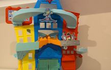 Spidey and friends race track