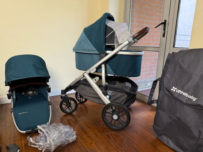 As new Uppababy Vista V2 Finn colour