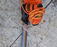 Black and decker hedge trimmer