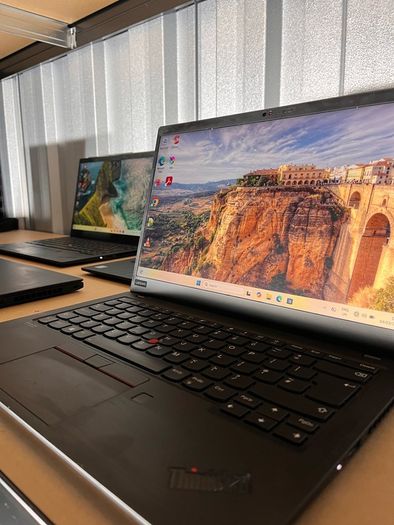 Lenovo ThinkPad X1 Carbon G7 - Touchscreen - i5 / 16GB / 256GB