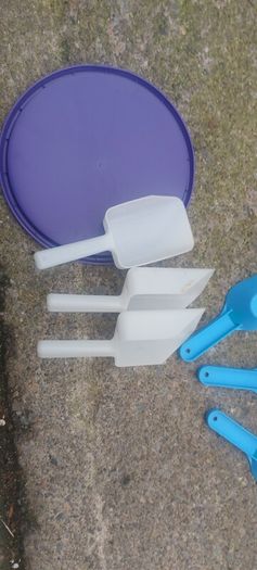 6 x scoops job lot,,used good condition, buyer collects or pays postage thank you, sold as is