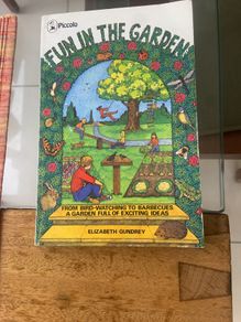 Vintage Fun in the Garden Piccolo book